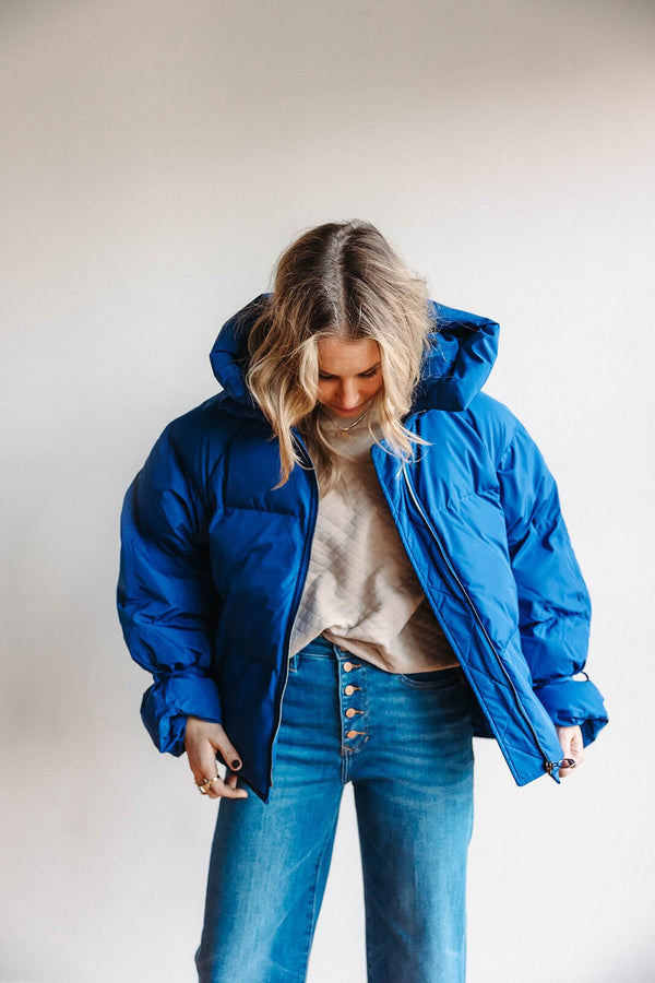 arlo-with-black-kylie-real-down-jacket-blue