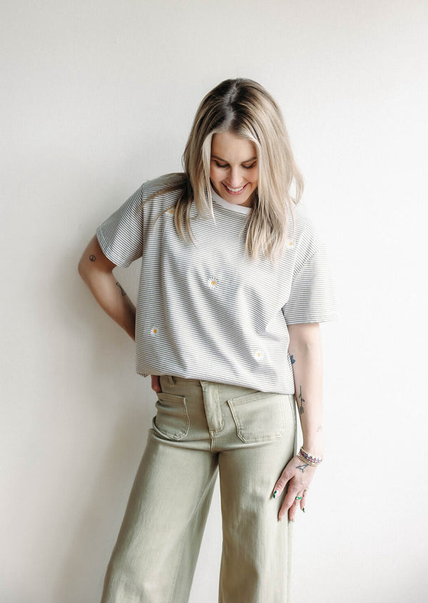 arlo-short-sleeve-striped-sage-daisy-embroidered-tee