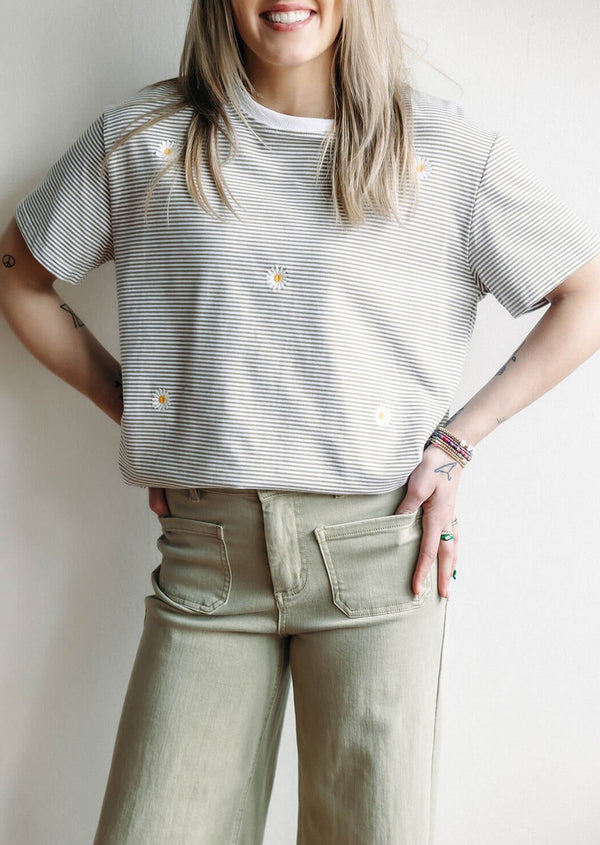 arlo-short-sleeve-striped-sage-daisy-embroidered-tee