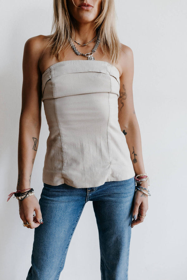 arrlo-free people-lora-tube-pumice