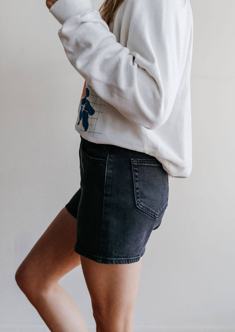 just-black-mom-short-washed-black
