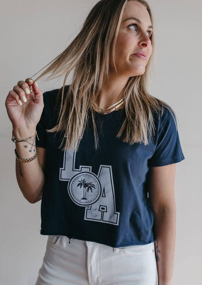 arlo-LA-graphic-print-navy-cropped-short-sleeve-tee