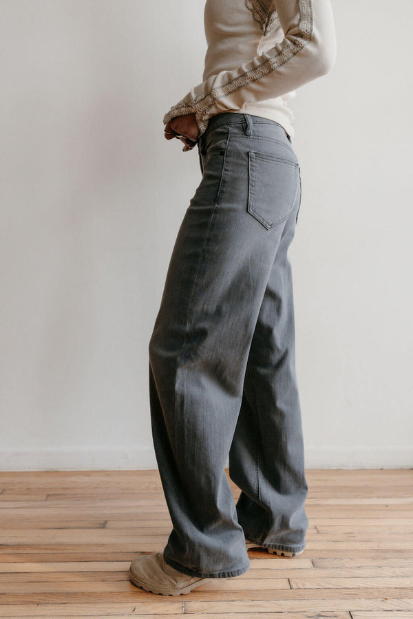 arlo-hidden-logan-dad-jean-light-grey