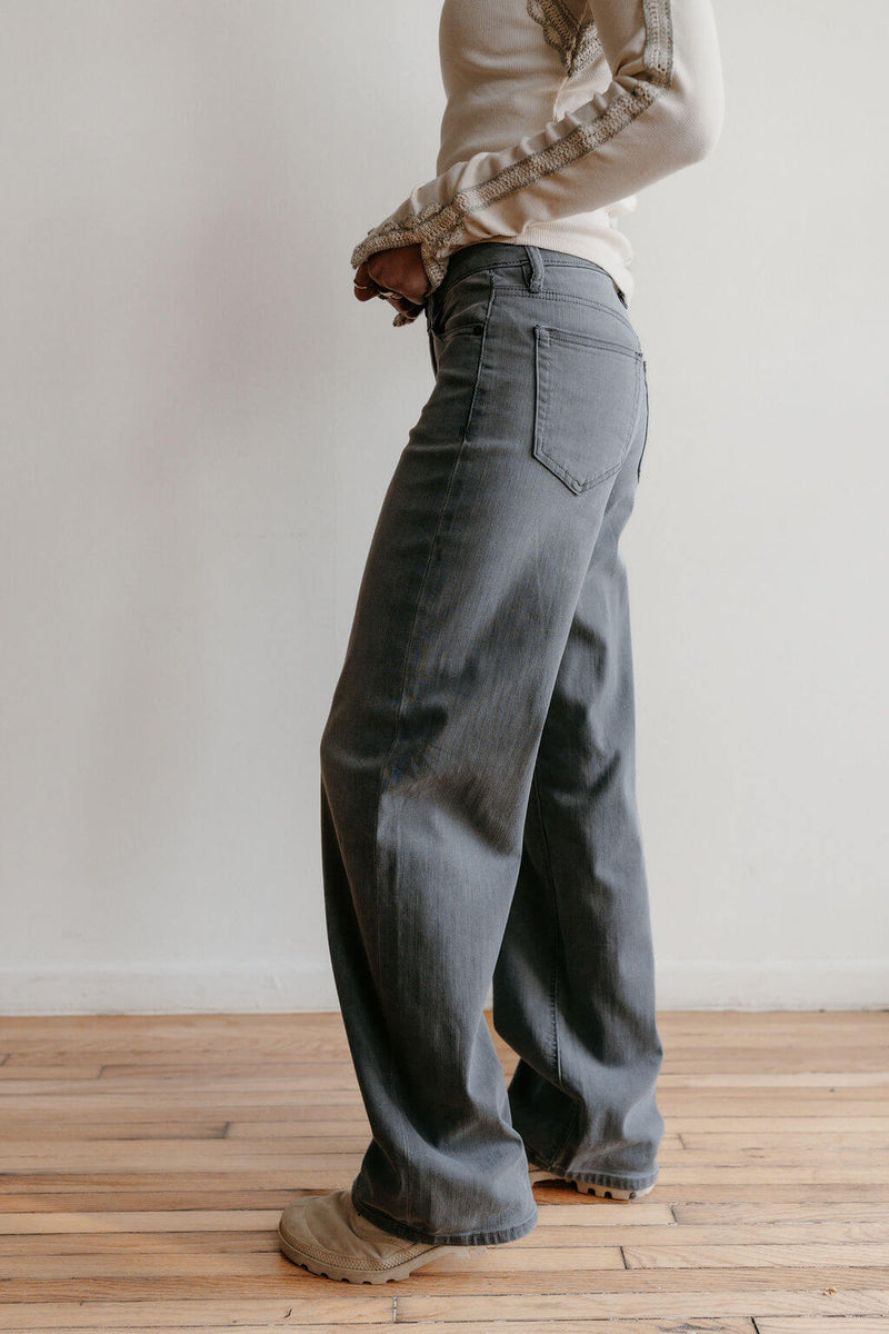 arlo-hidden-logan-dad-jean-light-grey