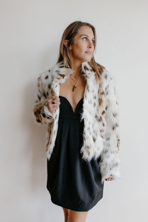 arlo-velvet-heart-snow-leopard-jacket