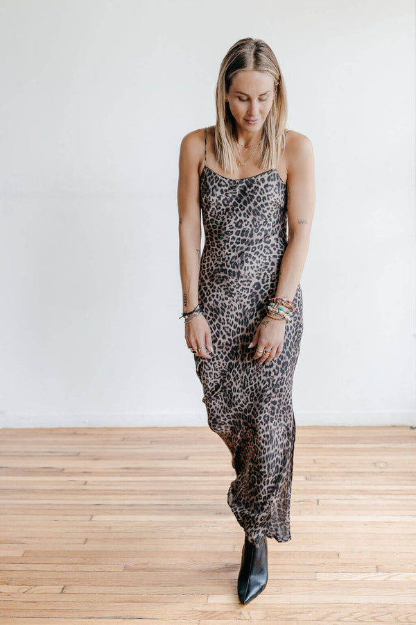 arlo-z-supply-cielo-leopard-midi-dress