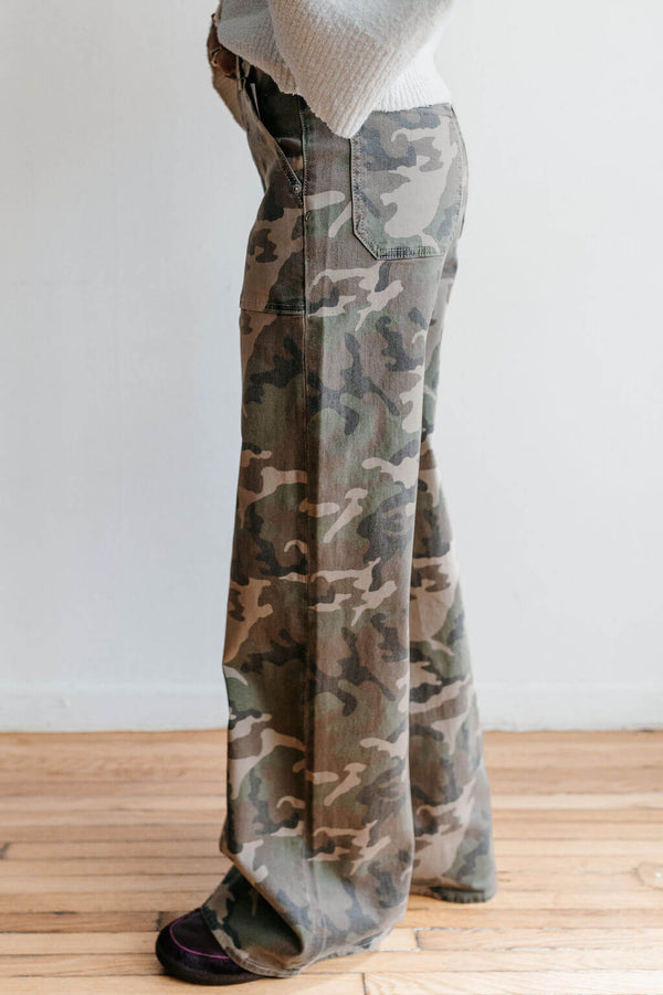arlo-daze-rowen-far-out-patch-pocket-wide-leg