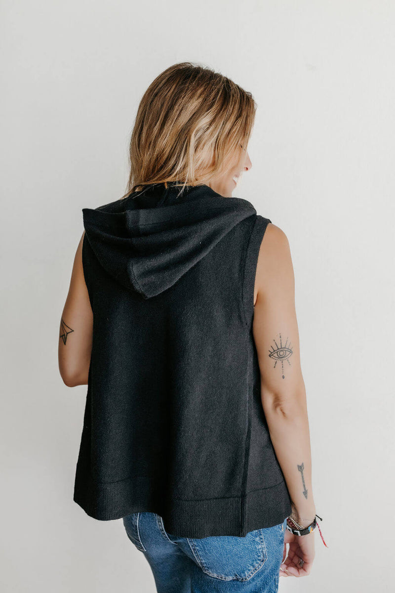 arlo-black-sleeveless-zip-hoodie
