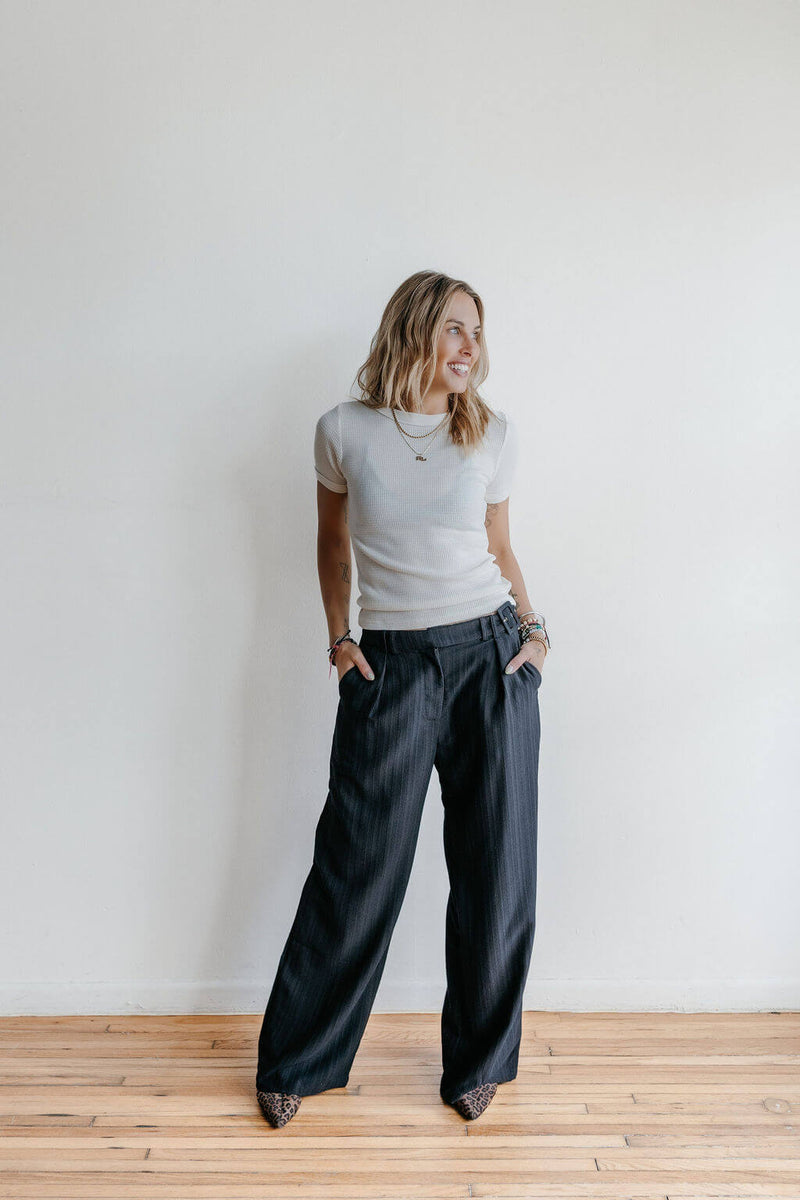 aro-belt-buckled-texture-pants