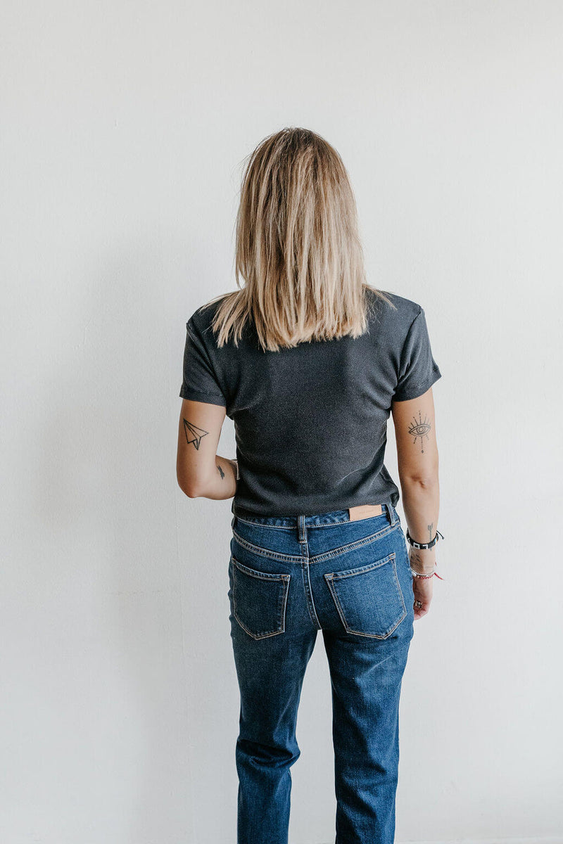 arlo-laundry-room-minneapolis-baby-tee