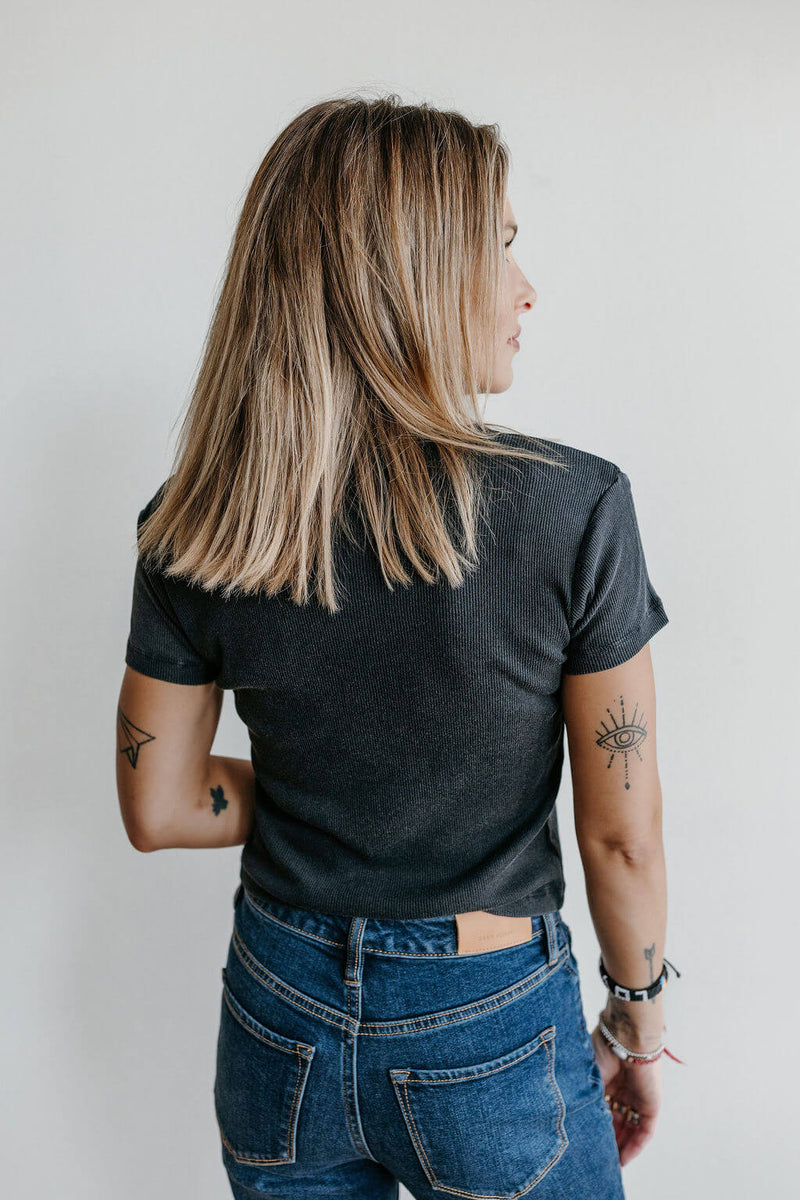 arlo-laundry-room-minneapolis-baby-tee