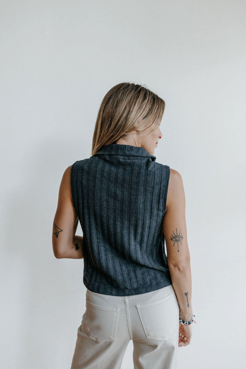 arlo-project-social-t-wishing-well-zip-front-rib-top