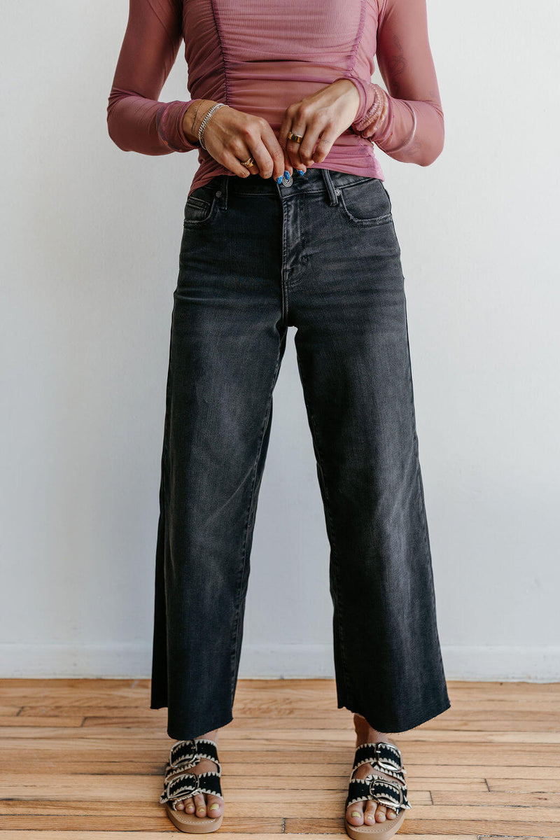 arlo-hidden-nori-cropped-wide-leg-jean