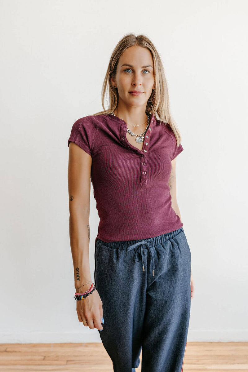 arlo-la-biz-wine-sleeveless-tee