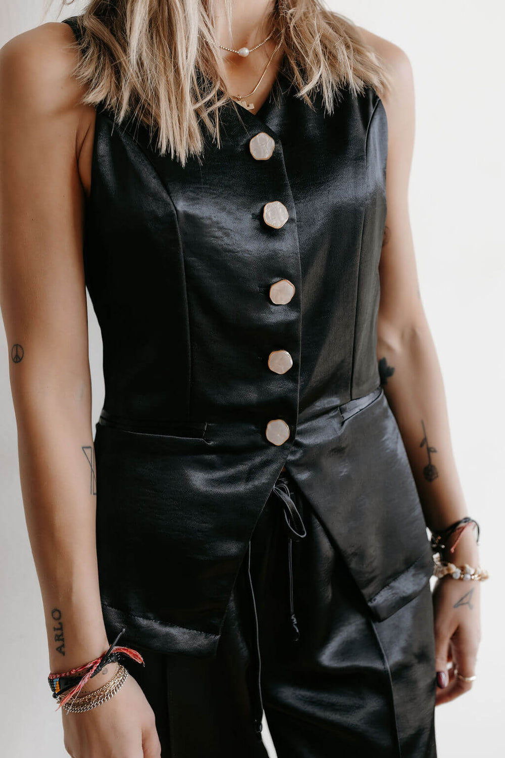 Velvet Heart Pisces Black Satin Vest – Shop Arlo