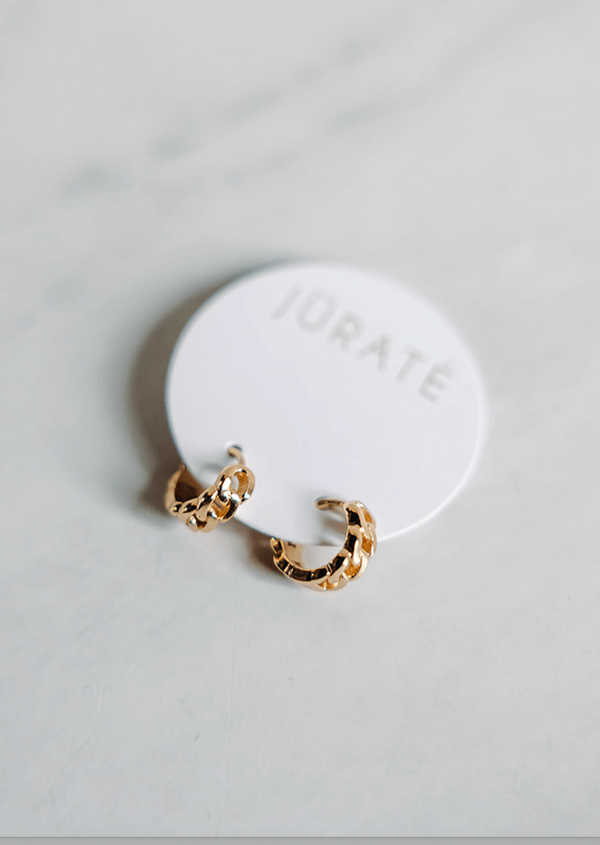 arlo-jurate-evita-huggie-gold-cuban-hoop