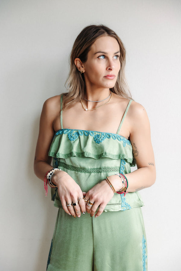 arlo-nkn-lace-strap-tops