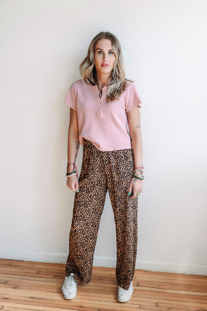arlo-dex-pleated-wide-leg-leopard-pant