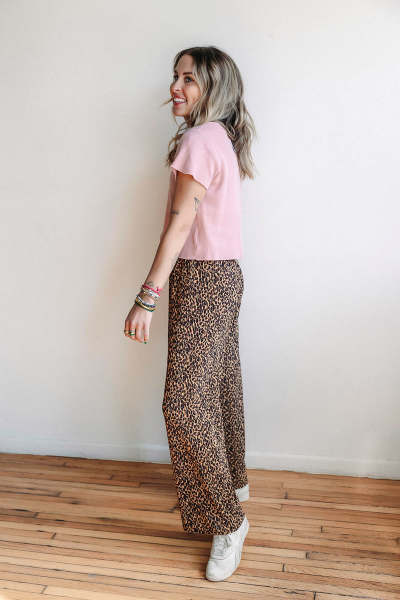 arlo-dex-pleated-wide-leg-leopard-pant
