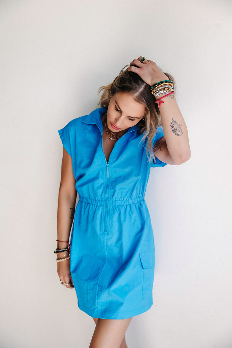 arlo-sadie-and-sage-back-and-forth-nylon-zip-front-dress