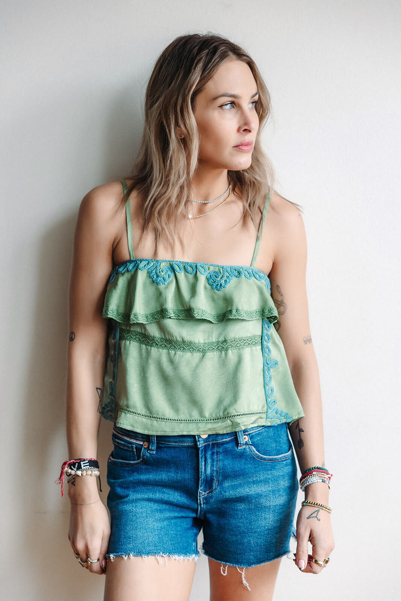 arlo-nkn-lace-strap-tops