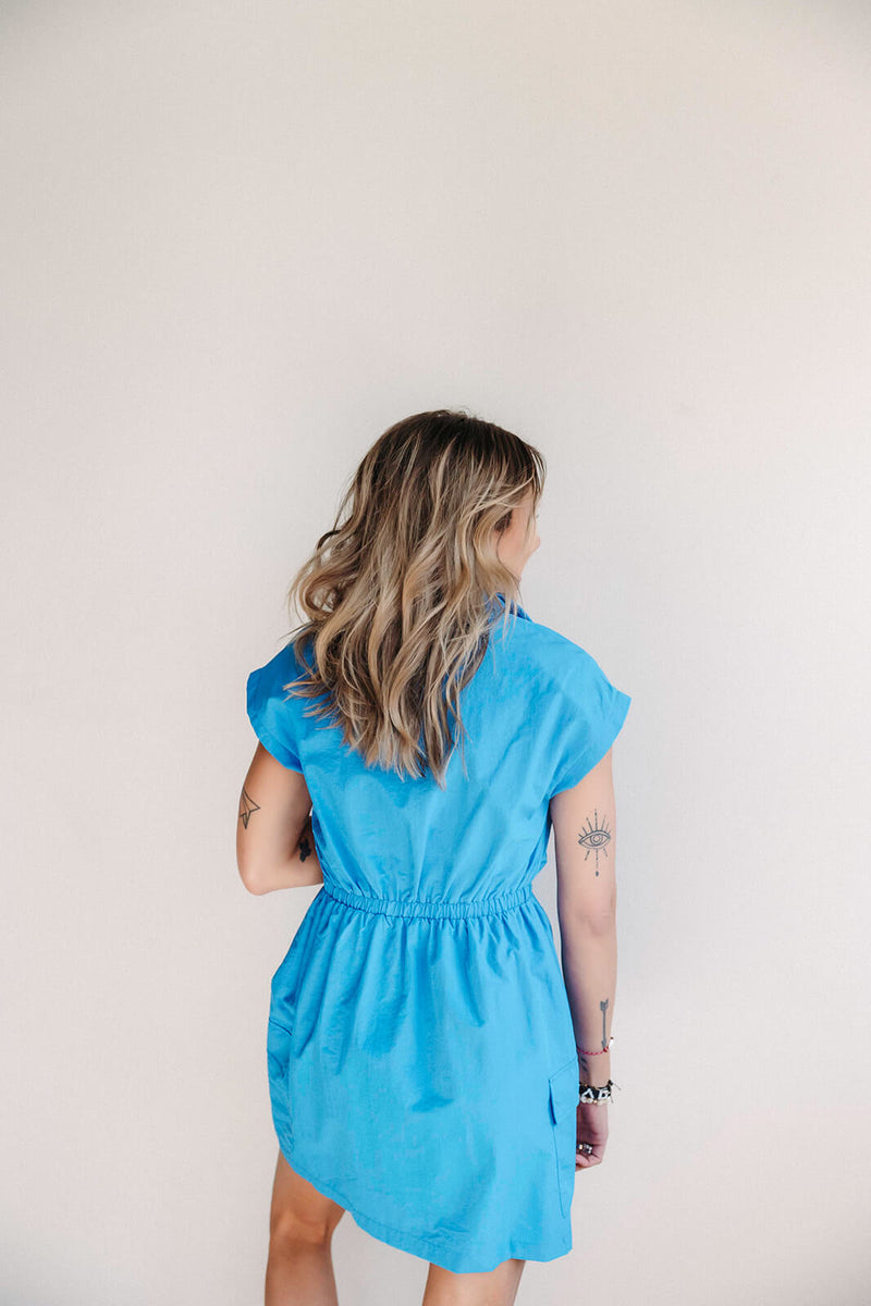 arlo-sadie-and-sage-back-and-forth-nylon-zip-front-dress