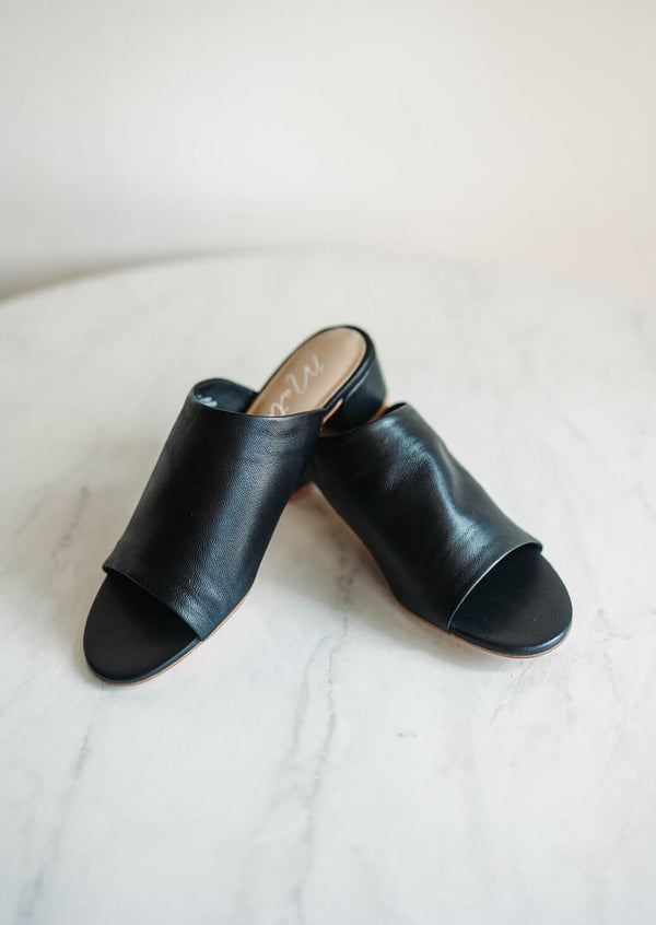 arlo-matisse-otis-black-mule-heel