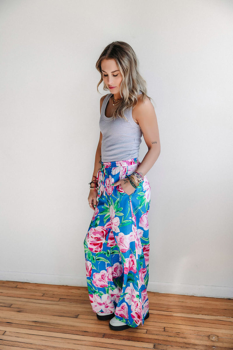 arlo-sadie-and-sage-technicolor-elastic-waist-pants