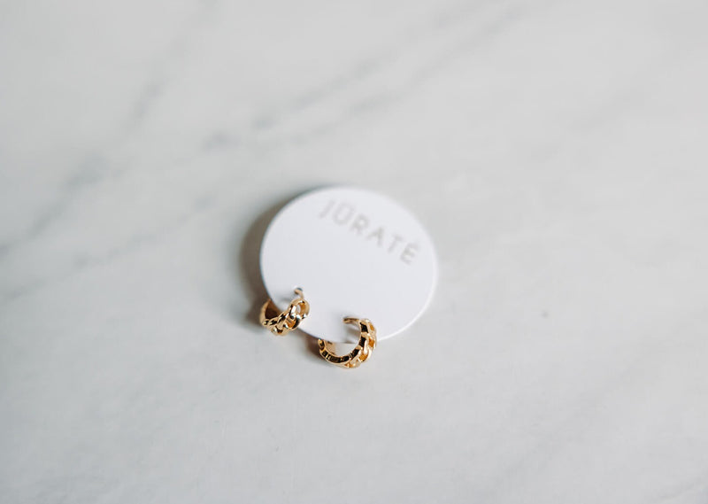 arlo-jurate-evita-huggie-gold-cuban-hoop