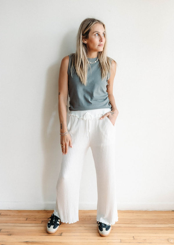 arlo-vintage-havvan-lettuce-edge-pants-white