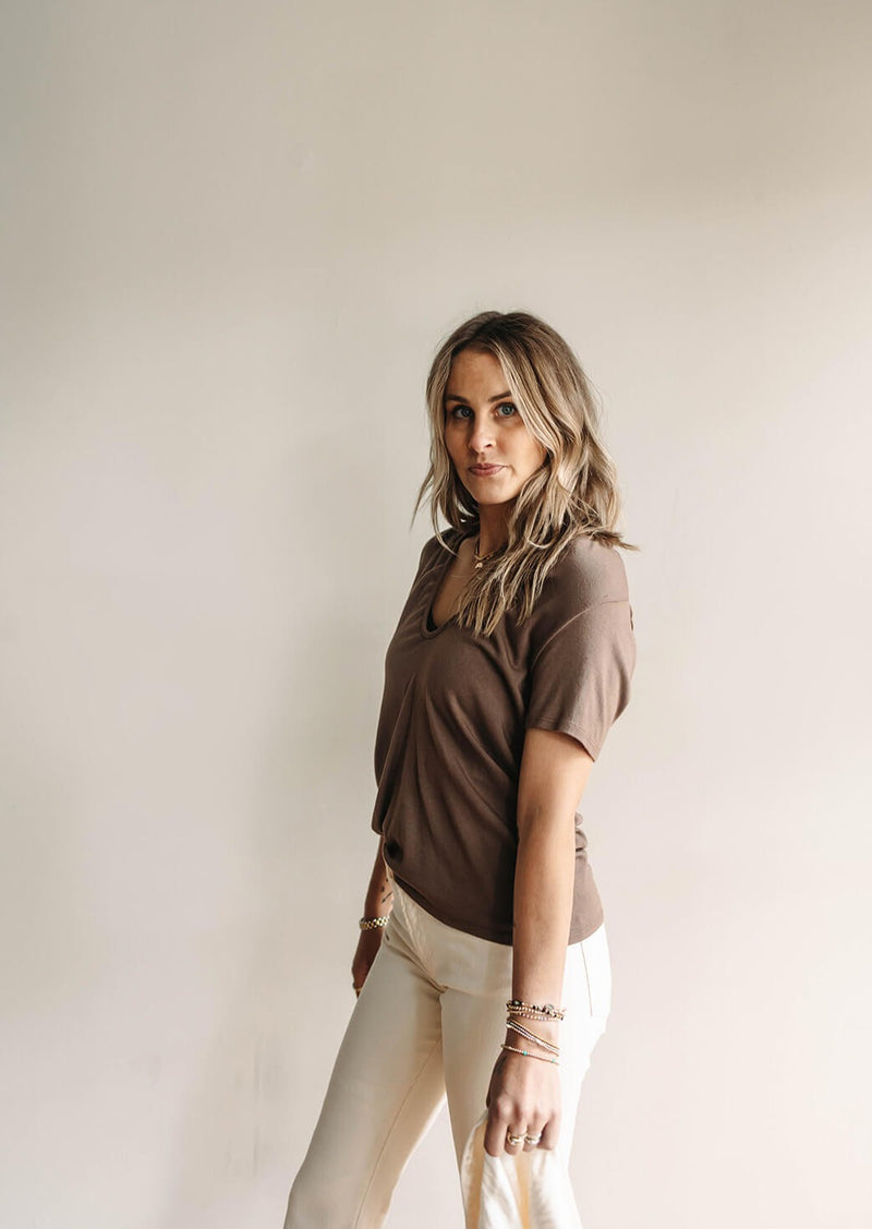 arlo-v-neck-short-sleeve-tee-brown