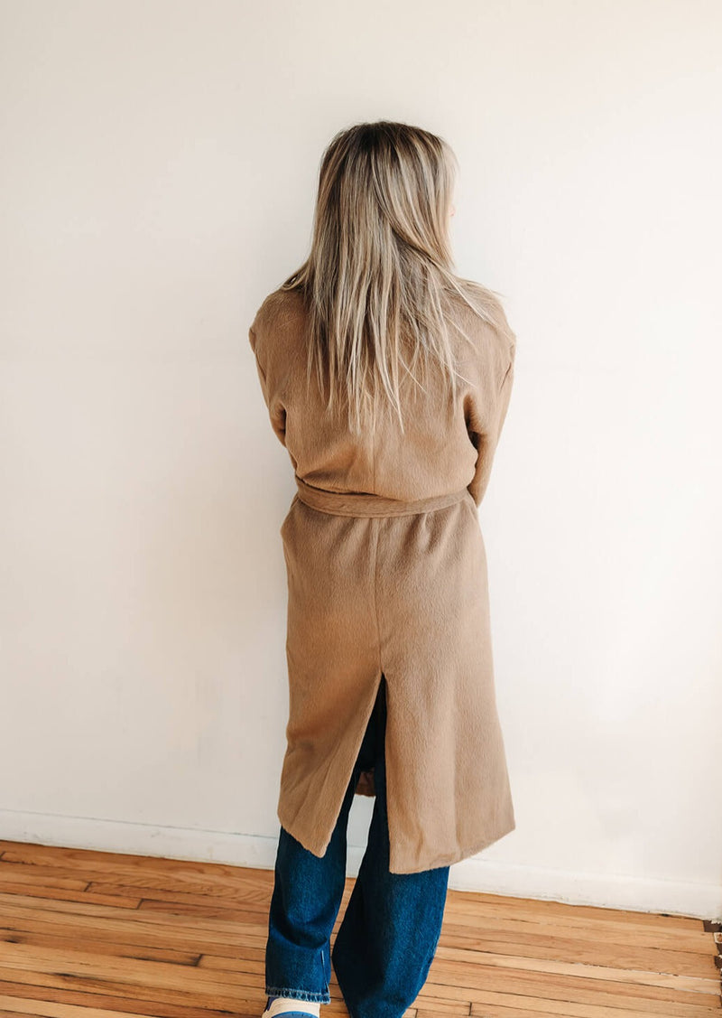 arlo-amora-tie-waist-long-coat-faux-fur-camel