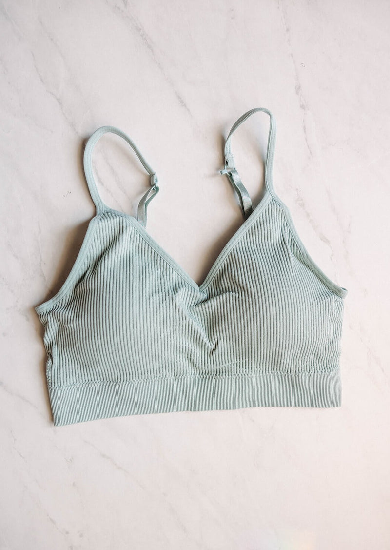 arlo-ribbed-seamless-bralette-v-neck-racer-back-straps
