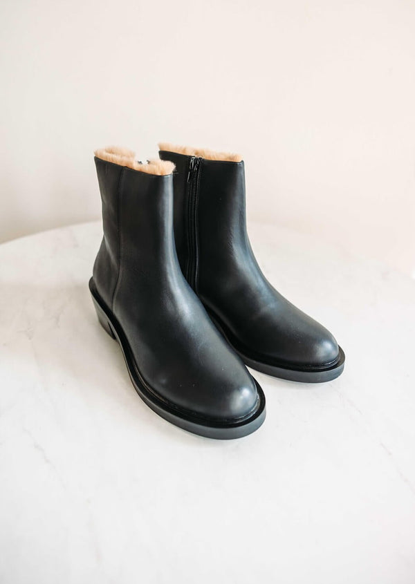 arlo-matisse-nate-ankle-boot-black-fur