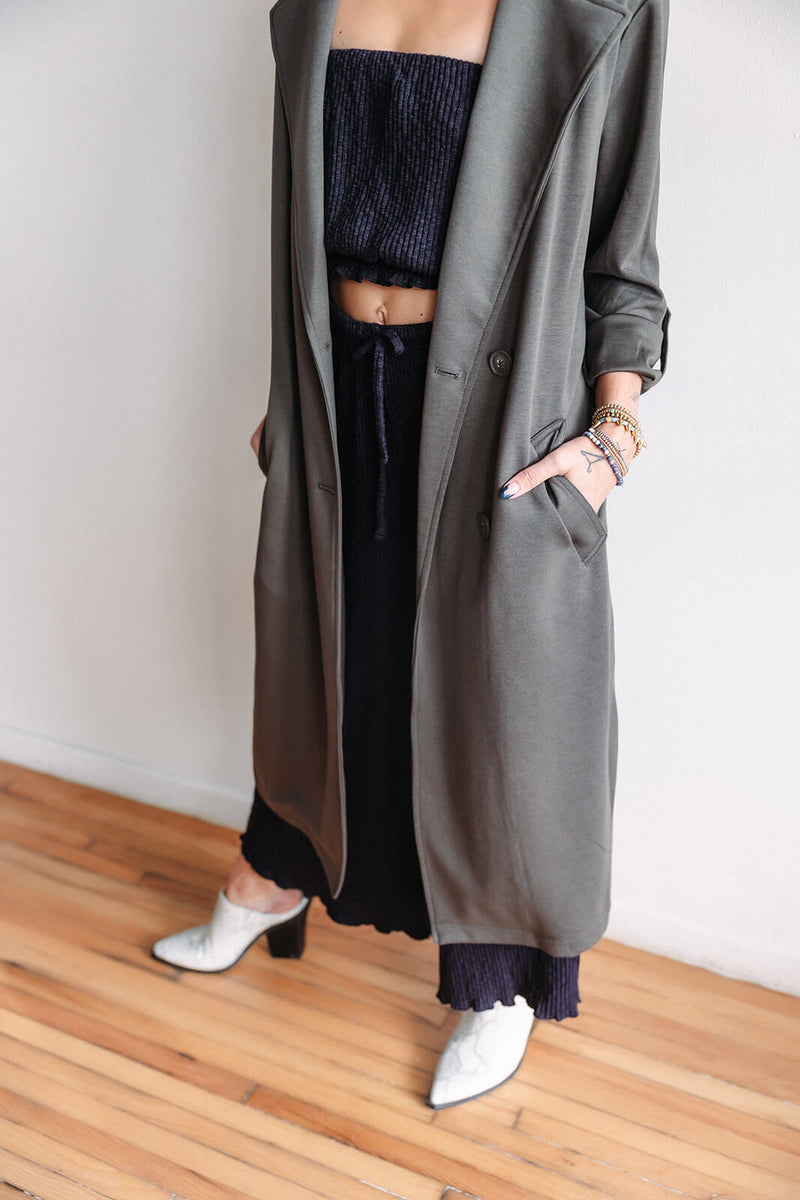 arlo-dex-double-breasted-knit-trench