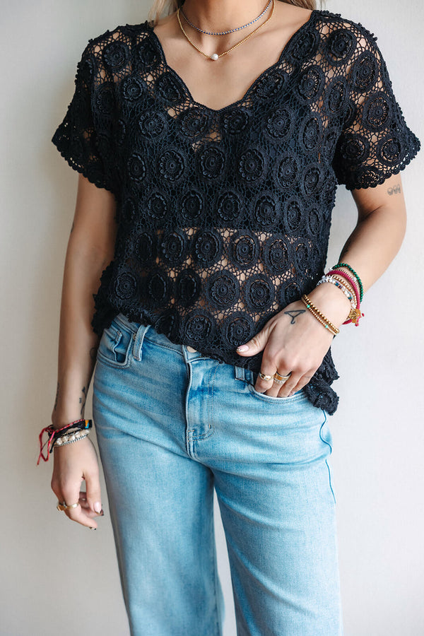 arlo-vintage-crochet-top-short-sleev-black