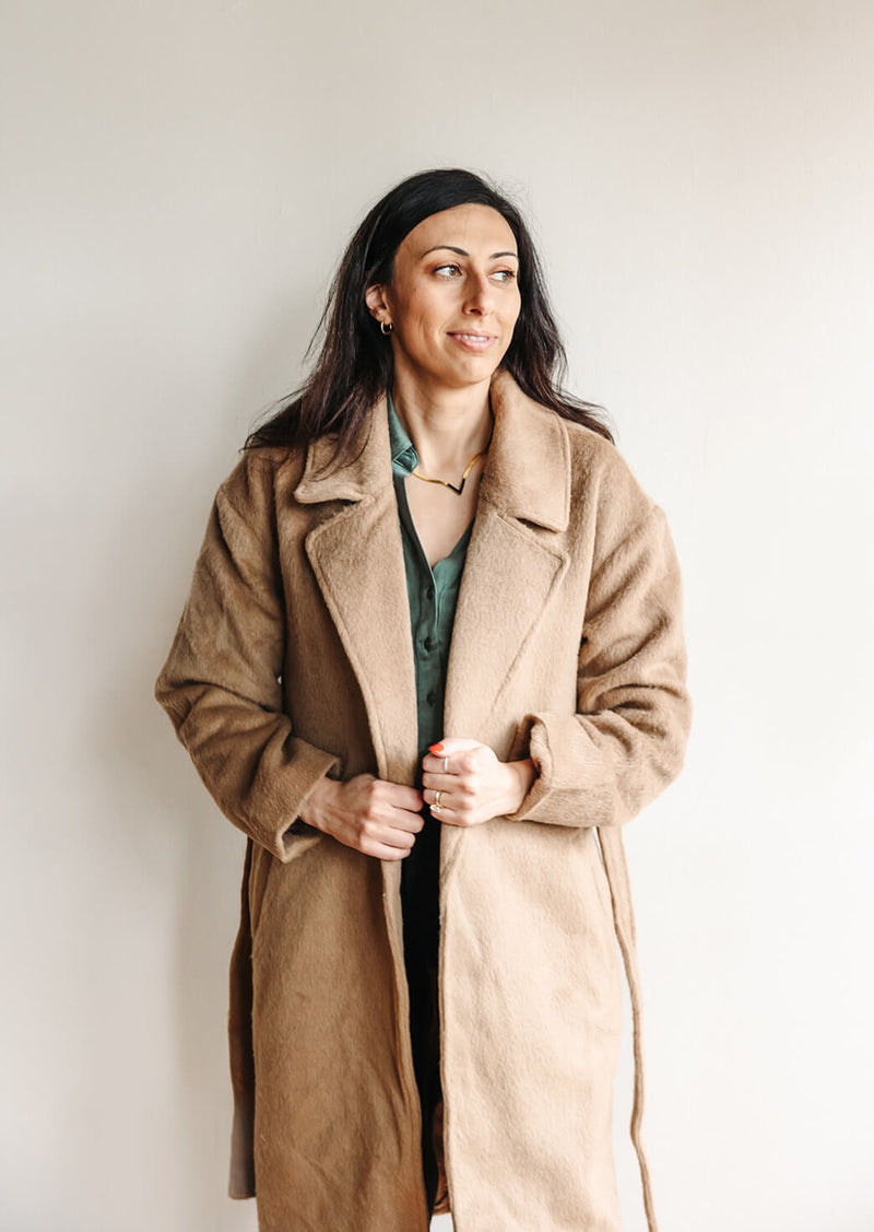 arlo-amora-tie-waist-long-coat-faux-fur-camel