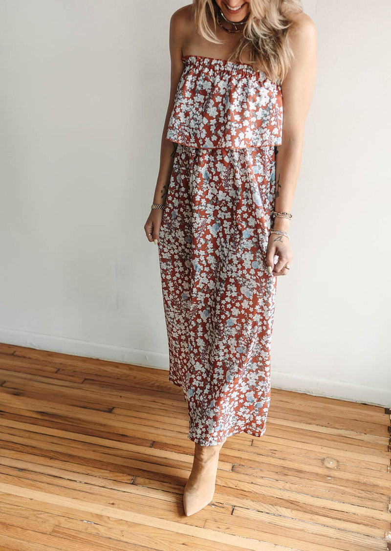 arlo-tiered-floral-midi-dress-brown-white-blue