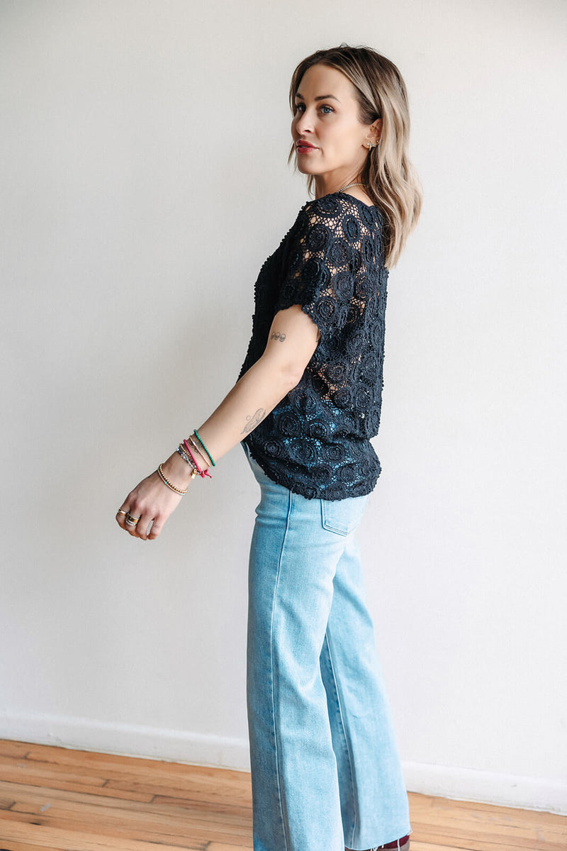 arlo-vintage-crochet-top-short-sleev-black