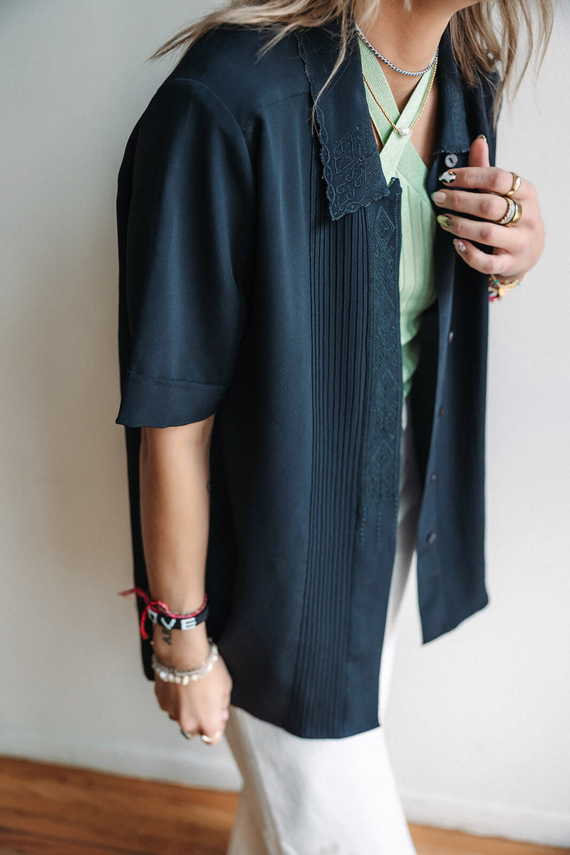 arlo-vintage-scalloped-collar-short-sleeve-buttondown