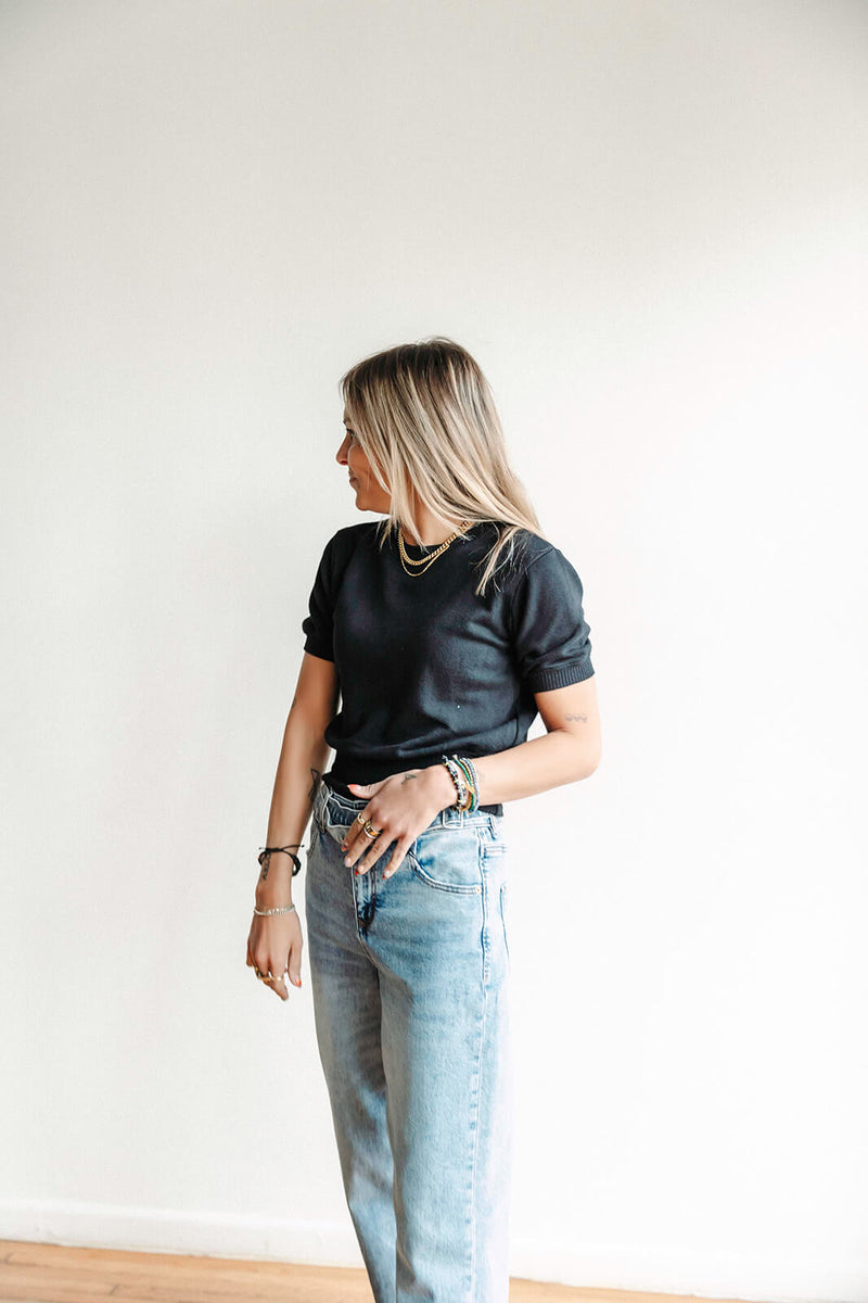 arlo-project-social-t-beau-short-sleeved-pullover-black