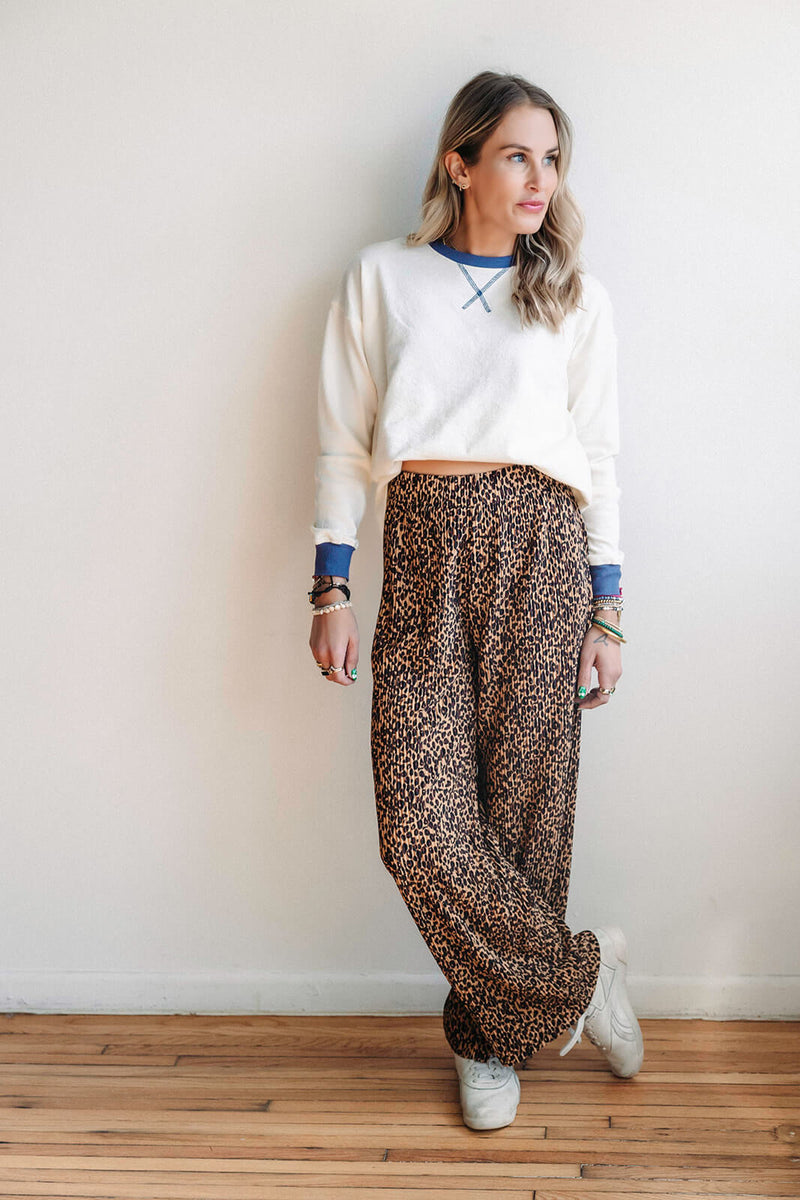 arlo-dex-pleated-wide-leg-leopard-pant