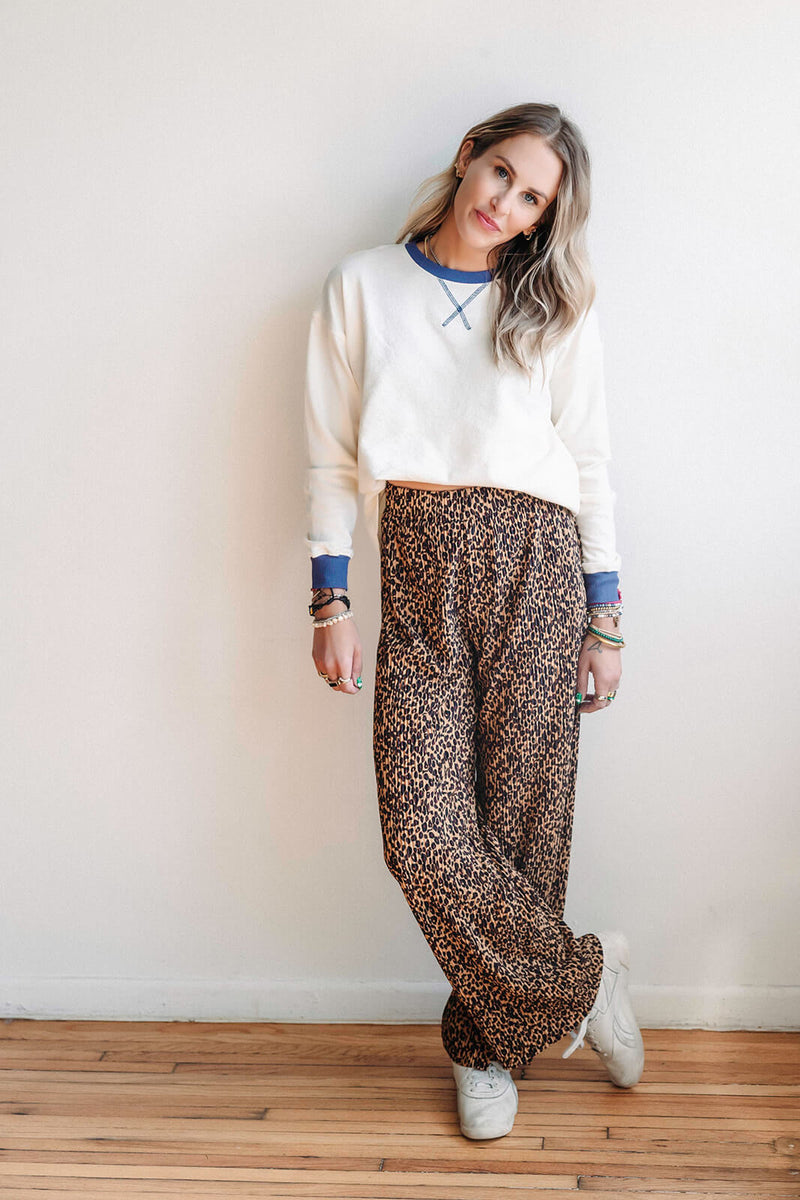 arlo-dex-pleated-wide-leg-leopard-pant