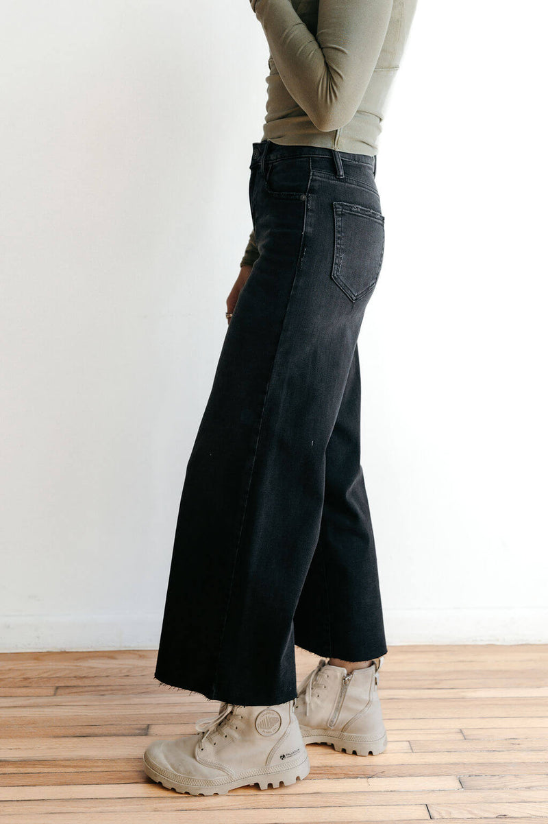 arlo-hidden-nori-cropped-wide-leg-jean