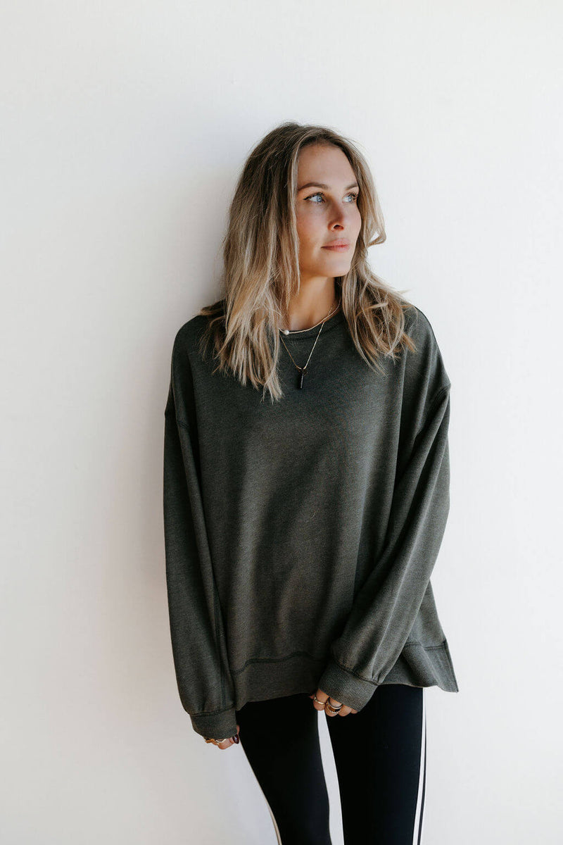 arlo-z-supply-modern-weekender-artichoke