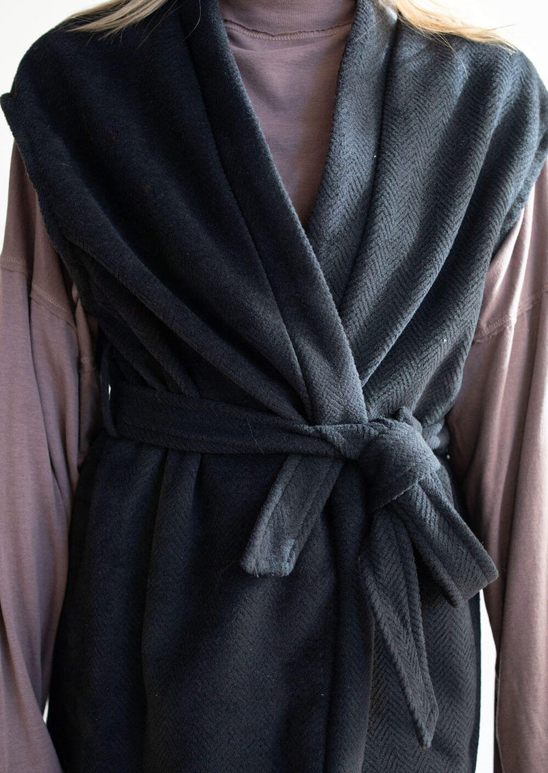 arlo-oat-belted-long-vest-black