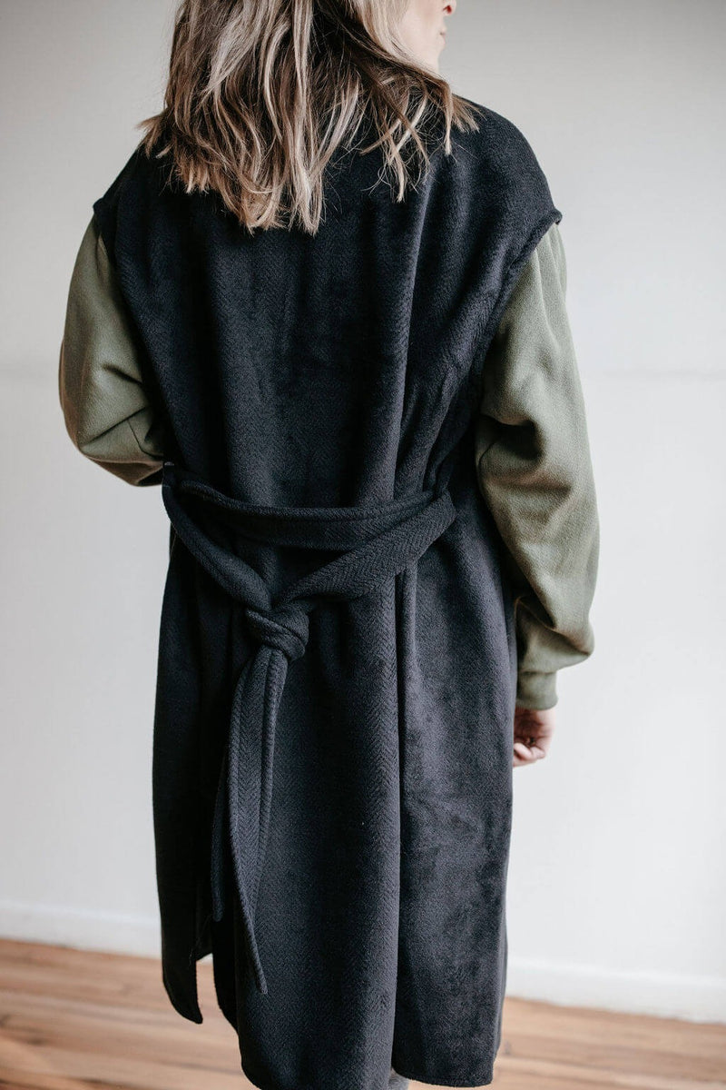 arlo-oat-belted-long-vest-black